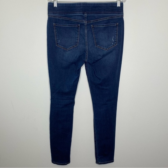 Old Navy Rockstar Mid Rise Distressed Jeggings - Picture 5 of 7